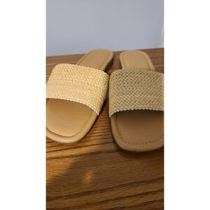 New, Womens. Crown Vintage Avera Slide Sandal.  Natural Size 10M
